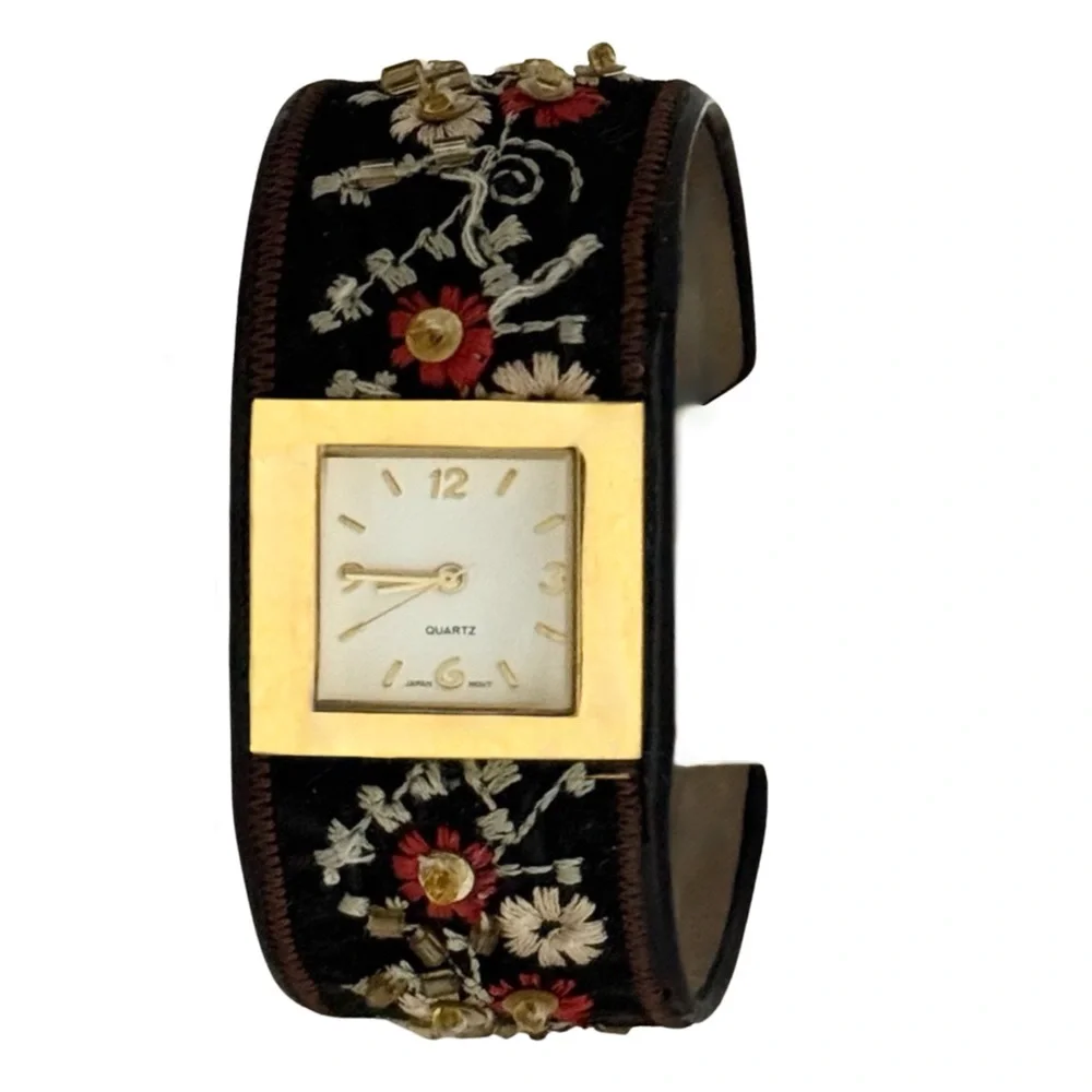 VINTAGE • Black Floral Gold Bracelet Watch New Battery Ready To Wear_3